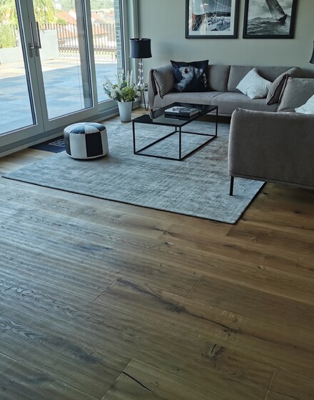 Parkettboden dunkel Wohnzimmer